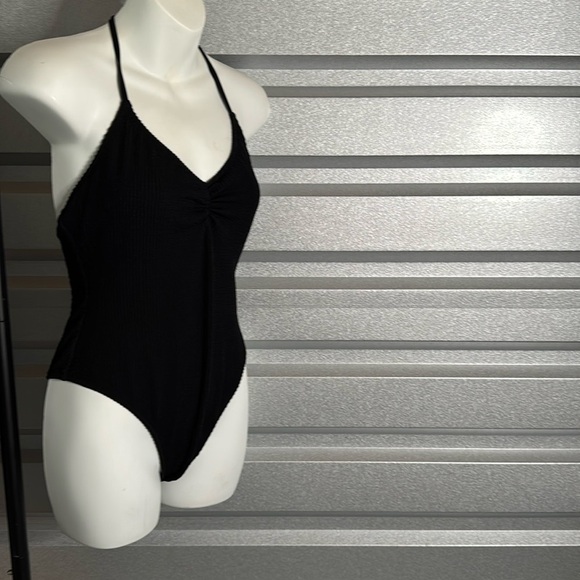 NWOT Aerie Crinkle Halter Cheekiest One Piece Swimsuit, Small - Picture 2 of 6